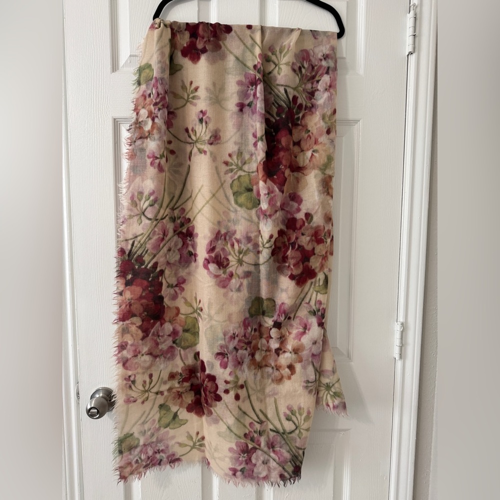 Cashmere & Silk Hydrangea Print Scarf Shawl Wrap 52” x 78” Chan Luu